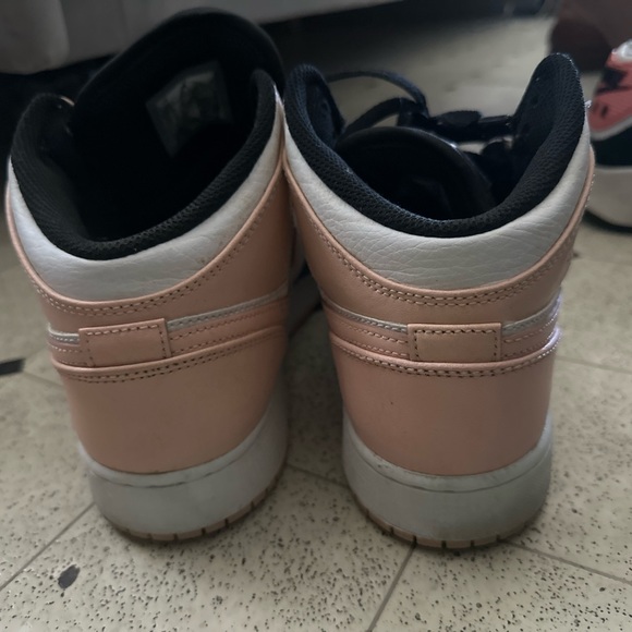 Jordan - Picture 2 of 4